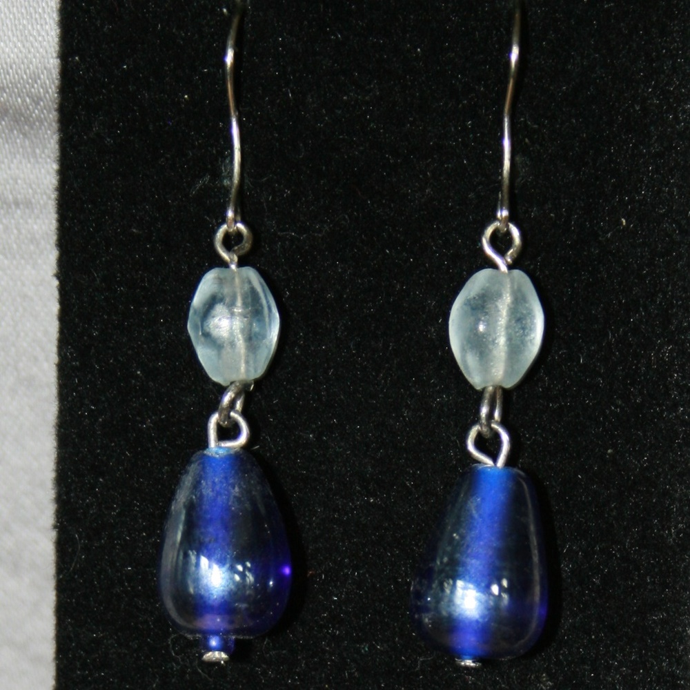 2 pair of Earrings